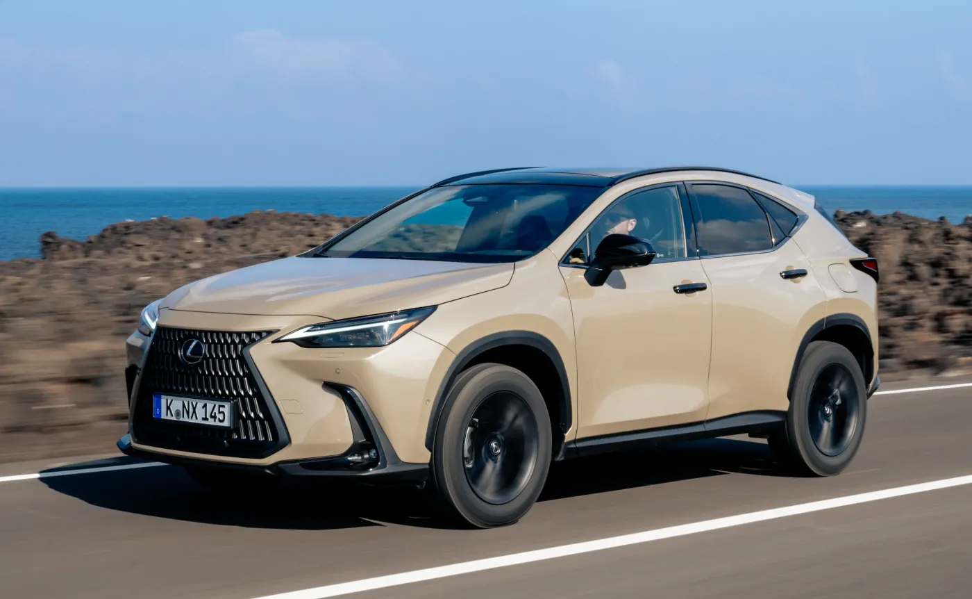 lexus-nx-overtrail-38319213.jpg