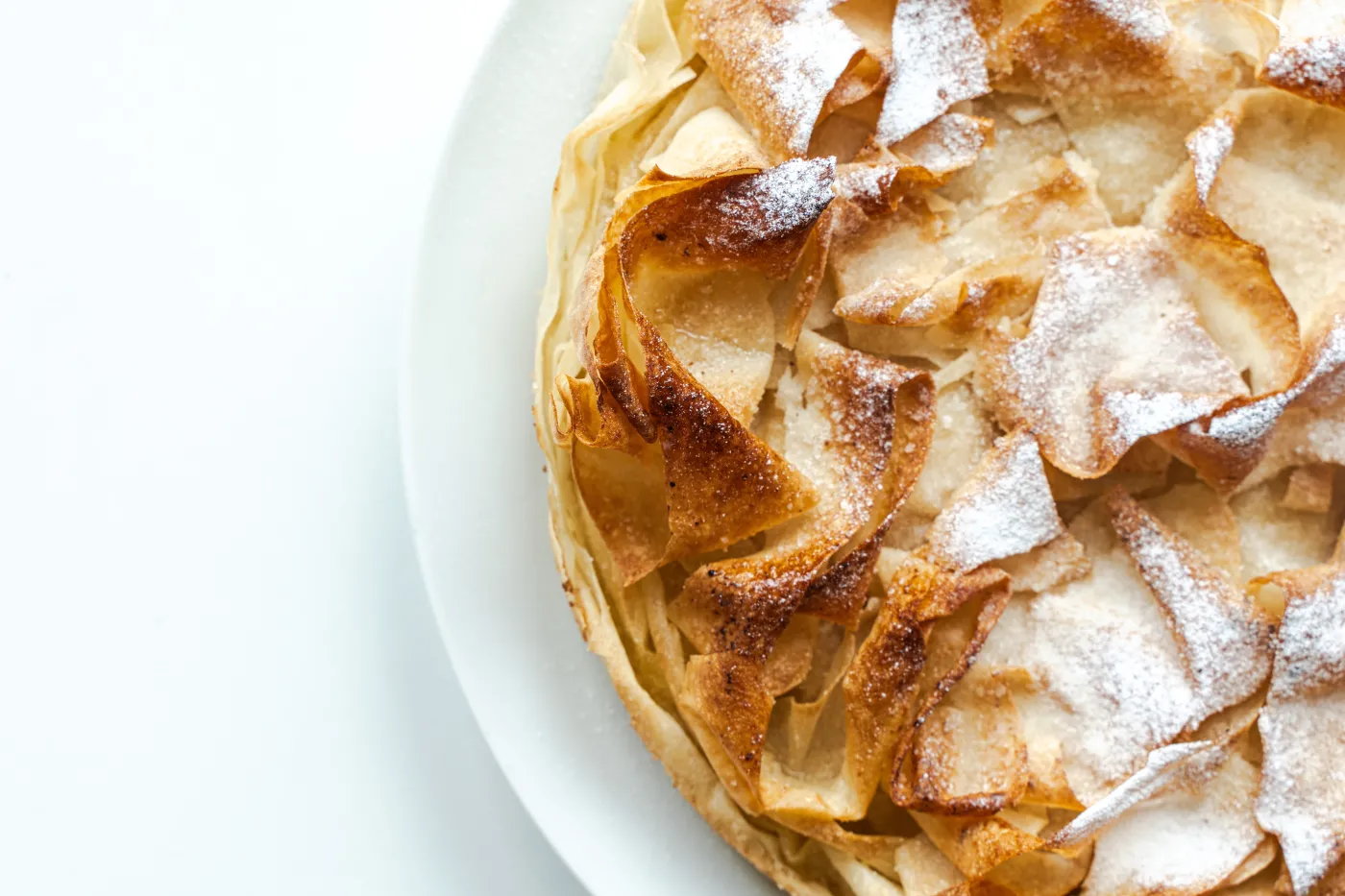 Phylla,Apple,Pie,On,A,White,Plate,On,A,Light