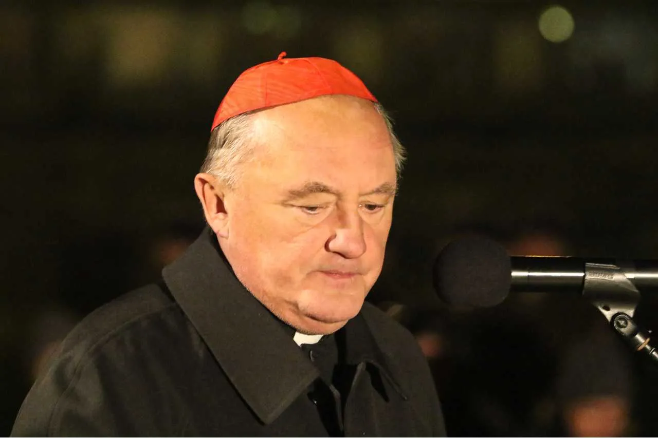 Kardynał Nycz rezygnuje z urzędu arcybiskupa warszawskiego