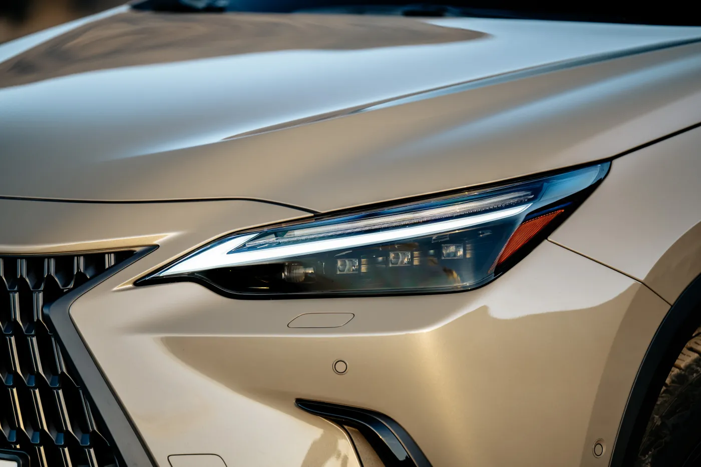 Nowy Lexus jedzie pod prąd. Takiego SUV-a jeszcze nie było