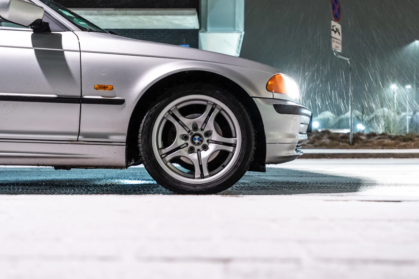 Dlaczego opony huczą, dudnią i wyją? Rozwiązanie problemu najczęściej jest darmowe