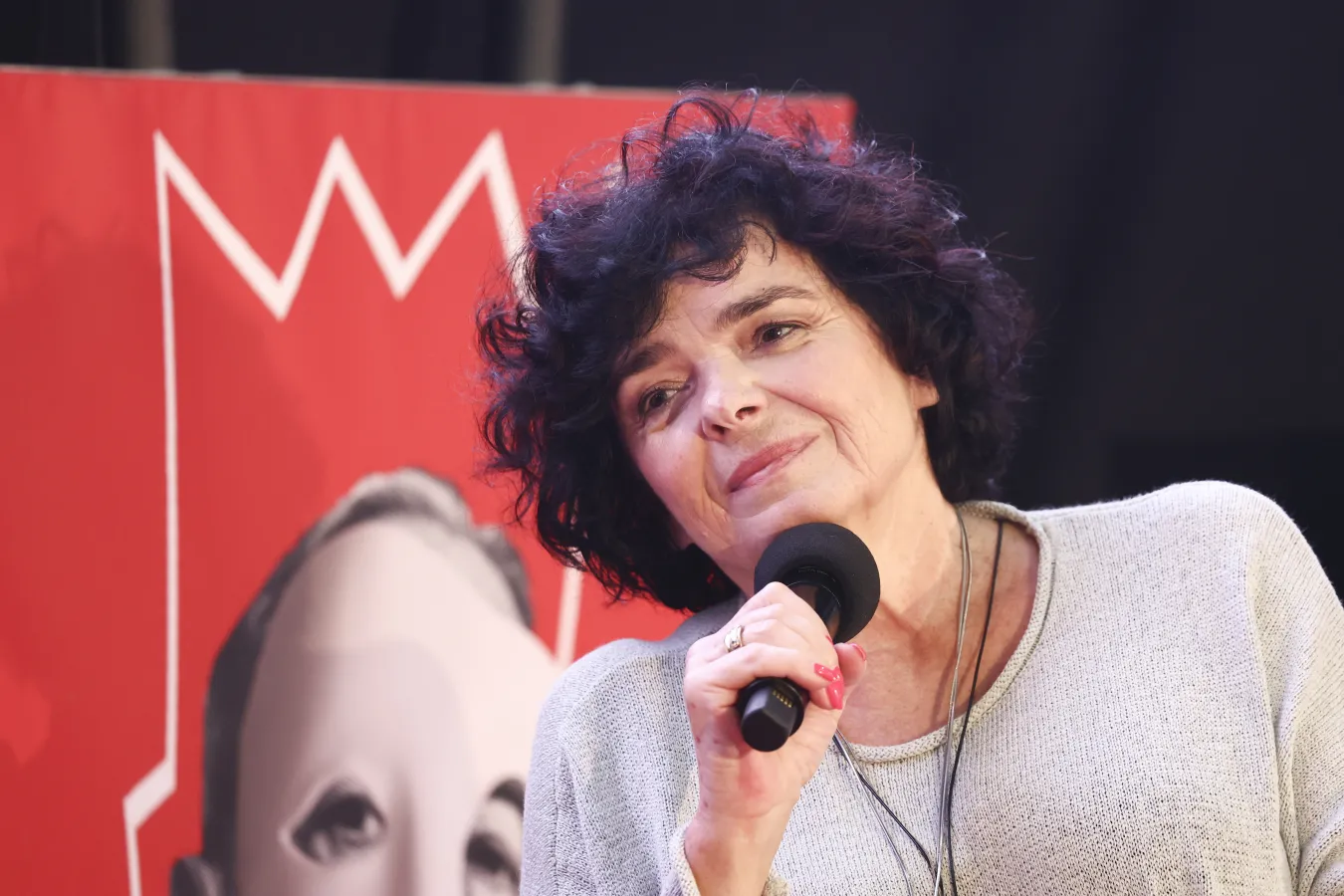 Katarzyna Grochola nagle trafiła do szpitala, miała operację. "Najedliśmy się strachu"