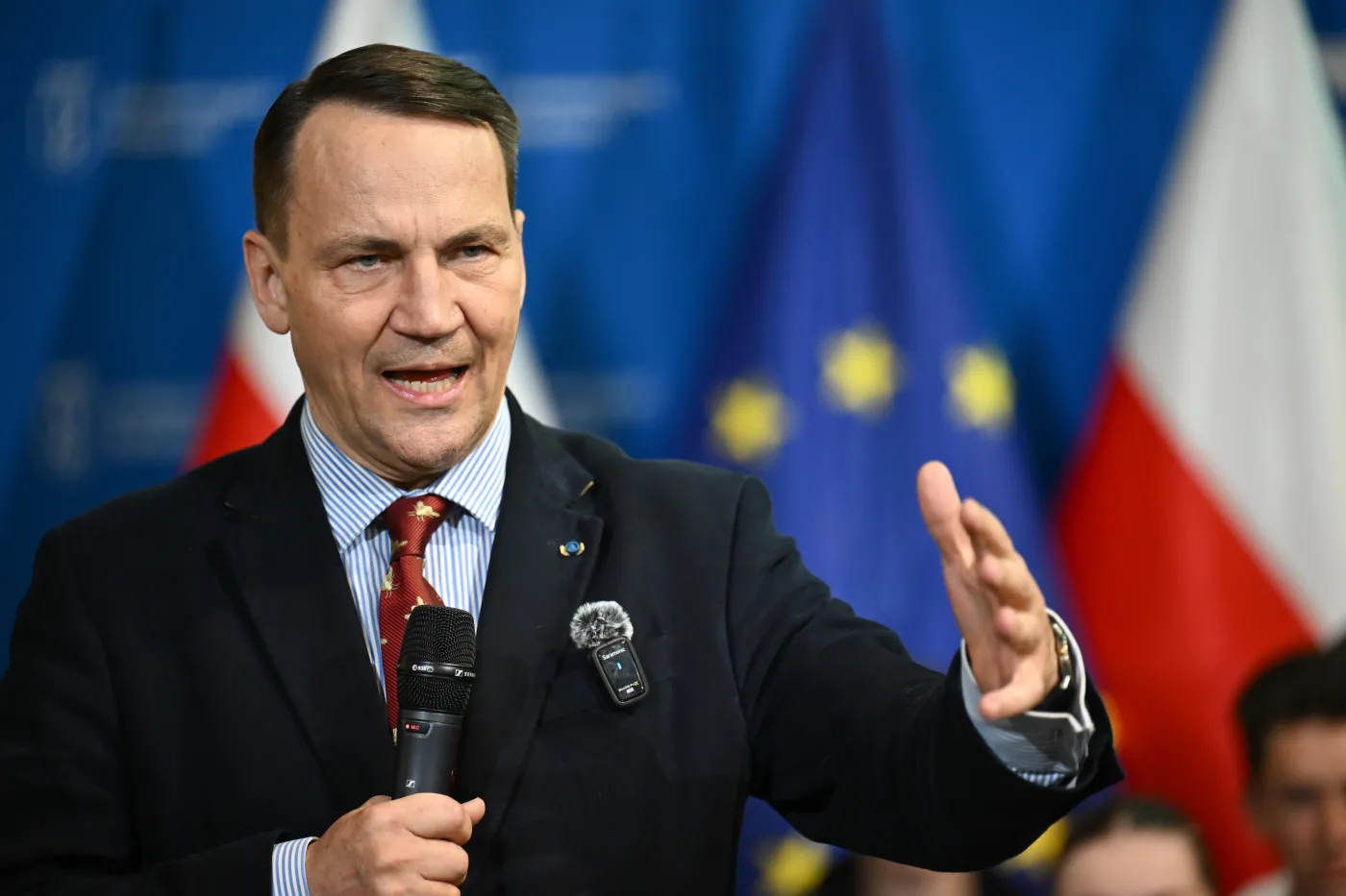 Sikorski wystosował specjalny list. Odniósł się w nim do afery z Applebaum i Olejnik