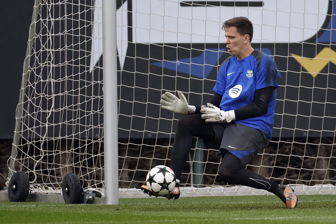 Wojciech Szczęsny ma dość siedzenia na ławce Barcelony. Zaczyna żałować swojej decyzji