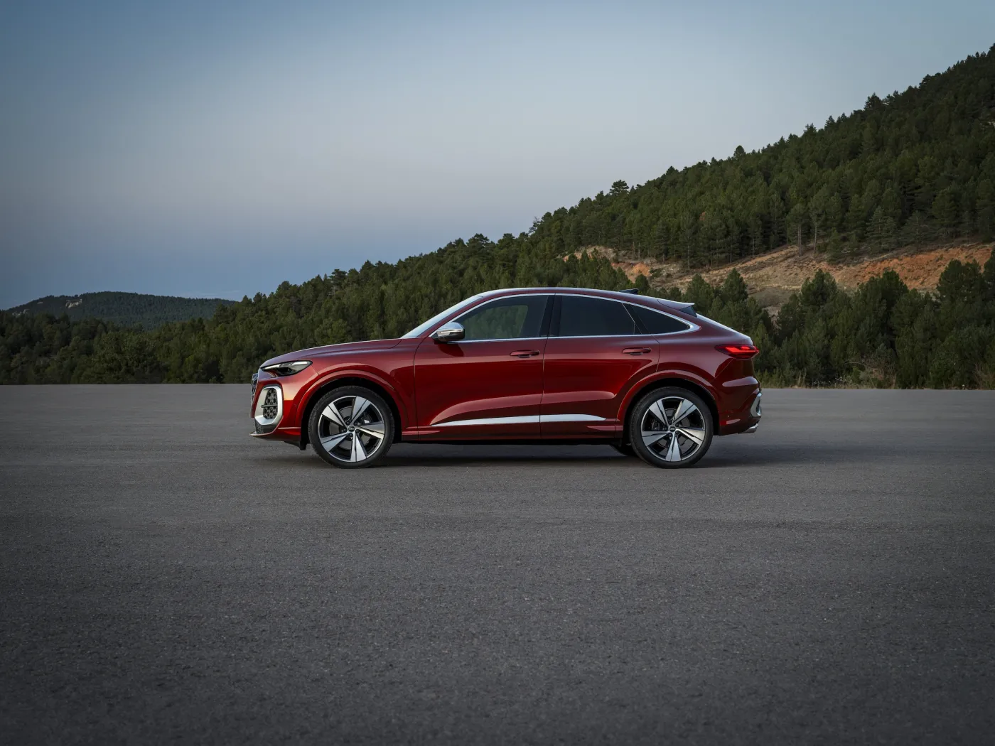 Nowy SUV coupe zaskakuje stylem. Pod maską nadal V6