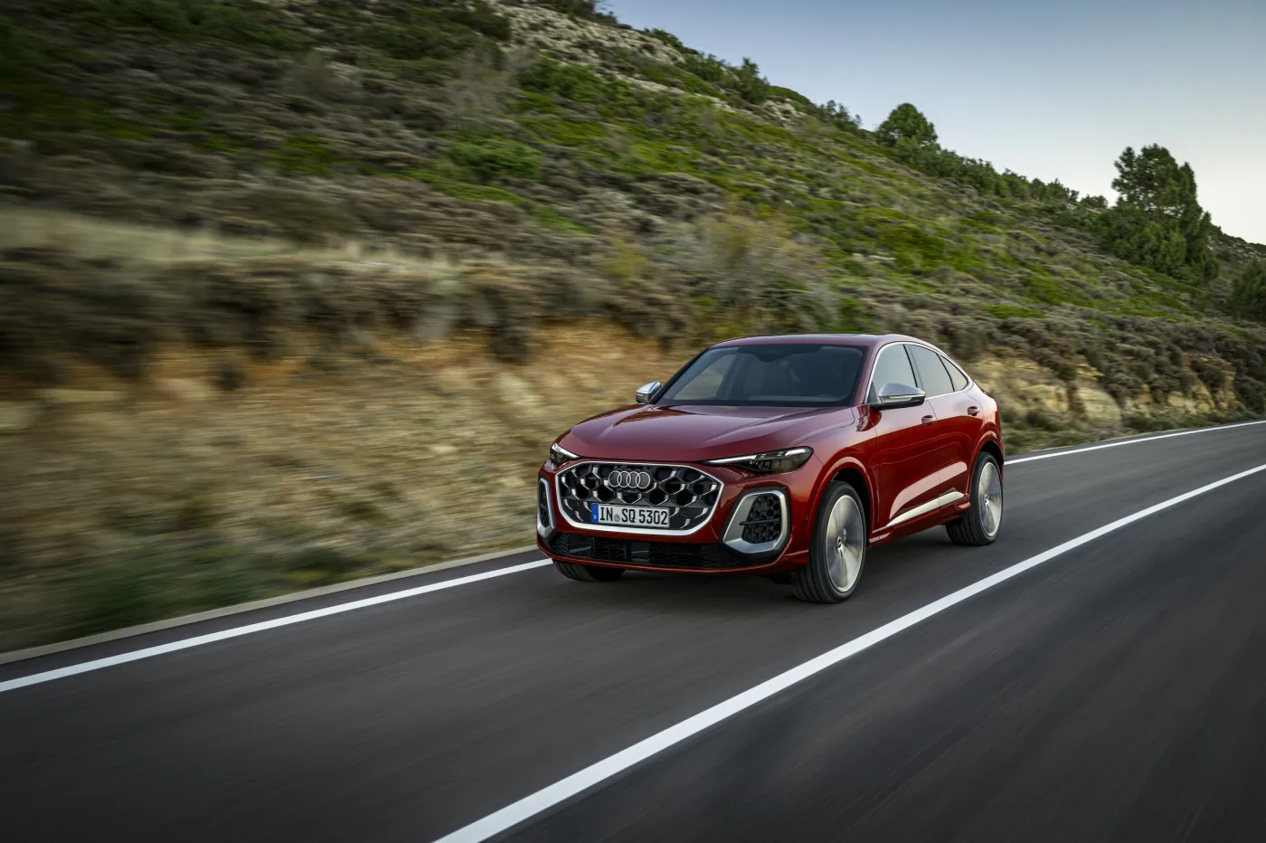 audi-sq5-sportback-38354182.jpg