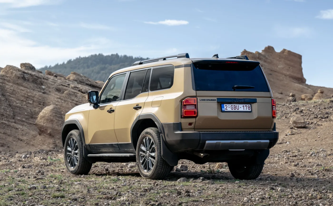 toyota-land-cruiser-38361599.jpg