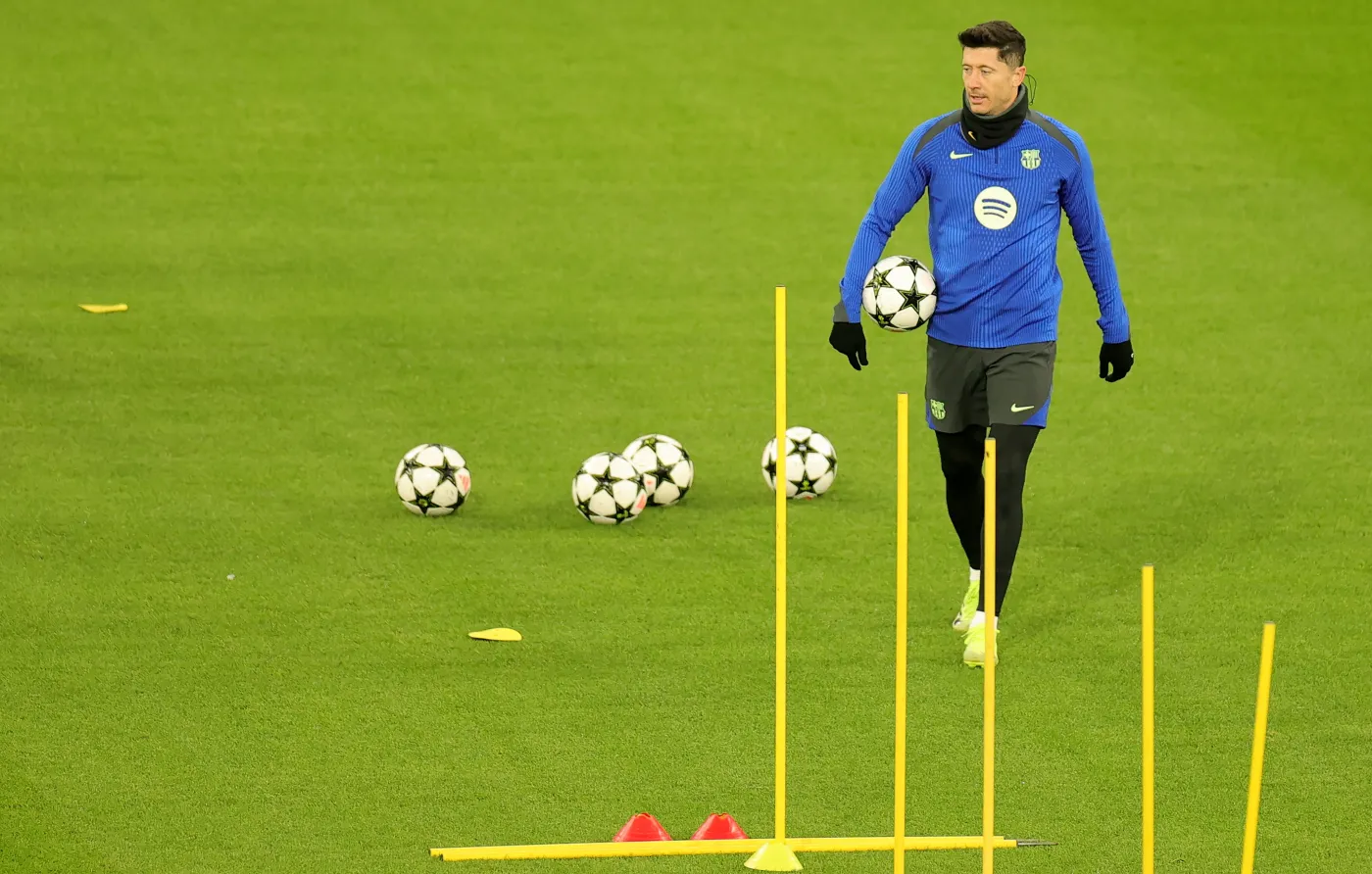 Trener Barcelony o Robercie Lewandowskim: Sam nigdy nie wygra meczu