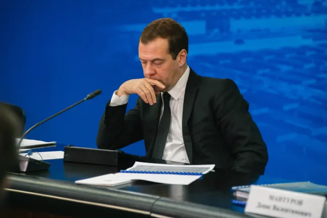 Miedwiediew otwarcie zagroził NATO uderzeniem nuklearnym