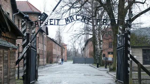 Premier Wielkiej Brytanii zwiedził Auschwitz. Zostawił poruszający wpis w księdze pamiątkowej