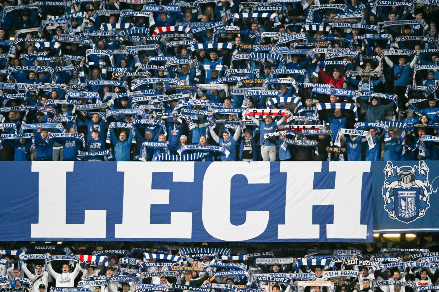 Dziennikarz "Gazety Wyborczej" zaatakowany przez kibiców Lecha. Skandaliczny transparent