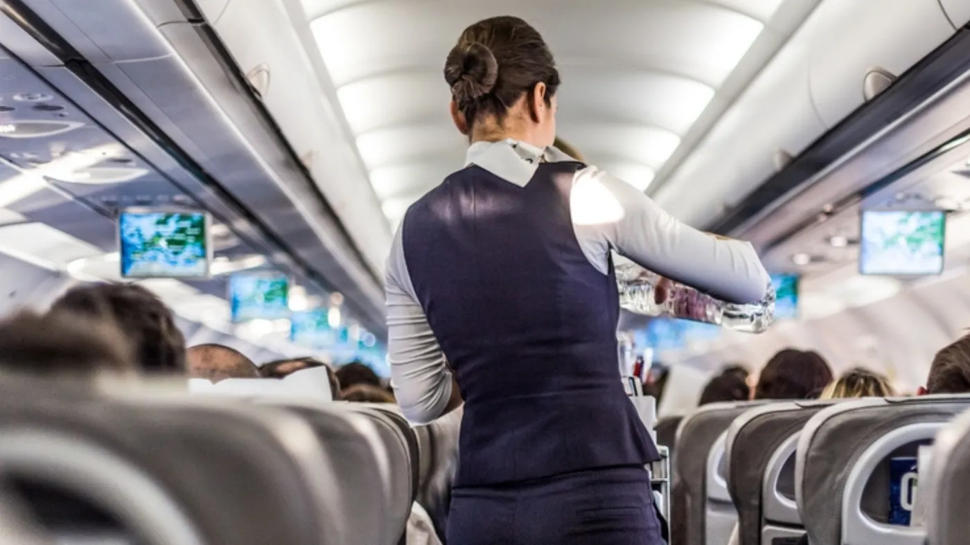 Nie pij tego w samolocie. Stewardesa ostrzega. "Absolutnie obrzydliwe"