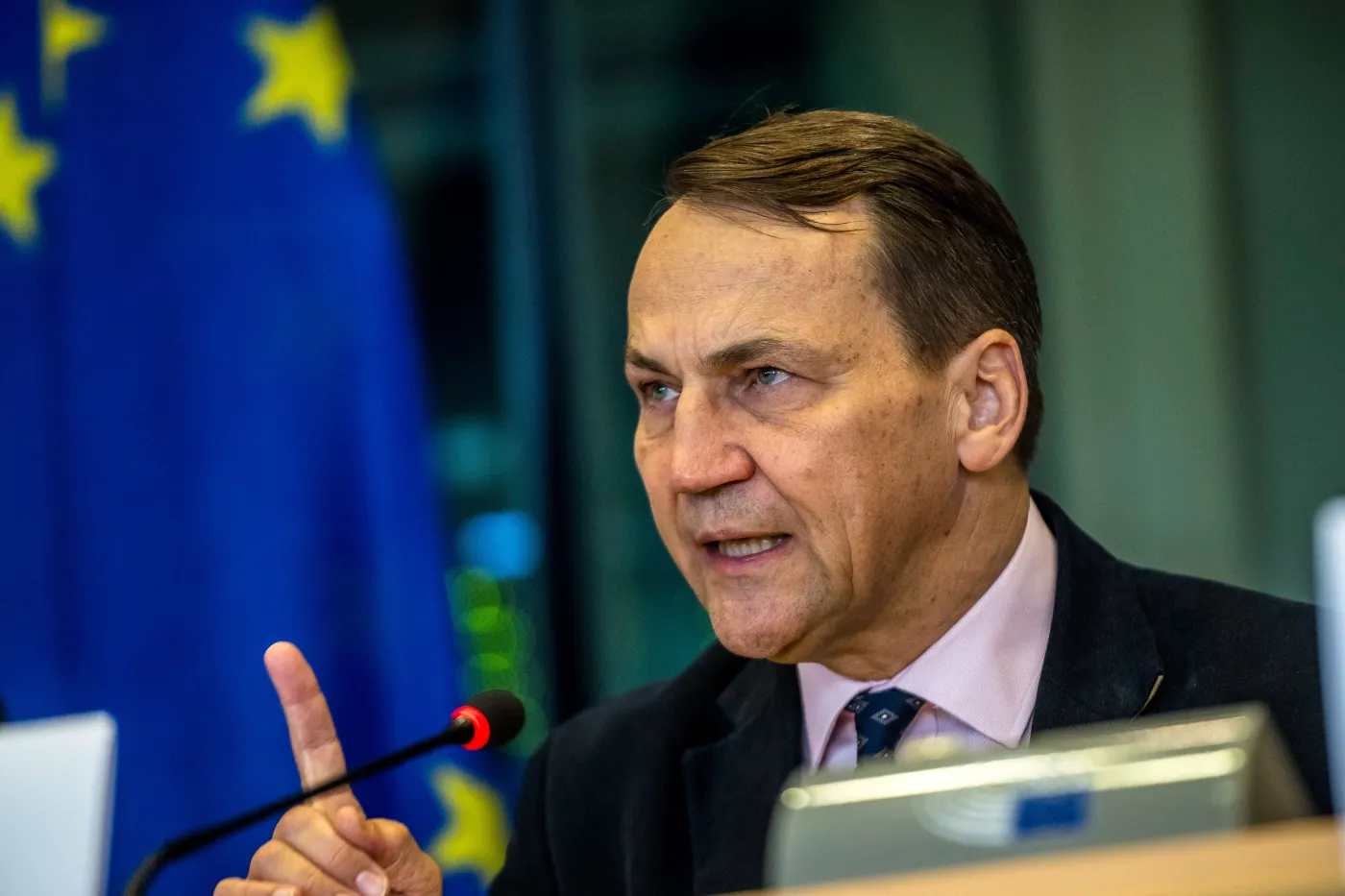 Sikorski nie owija w bawełnę: Ambasador Iranu mnie okłamał