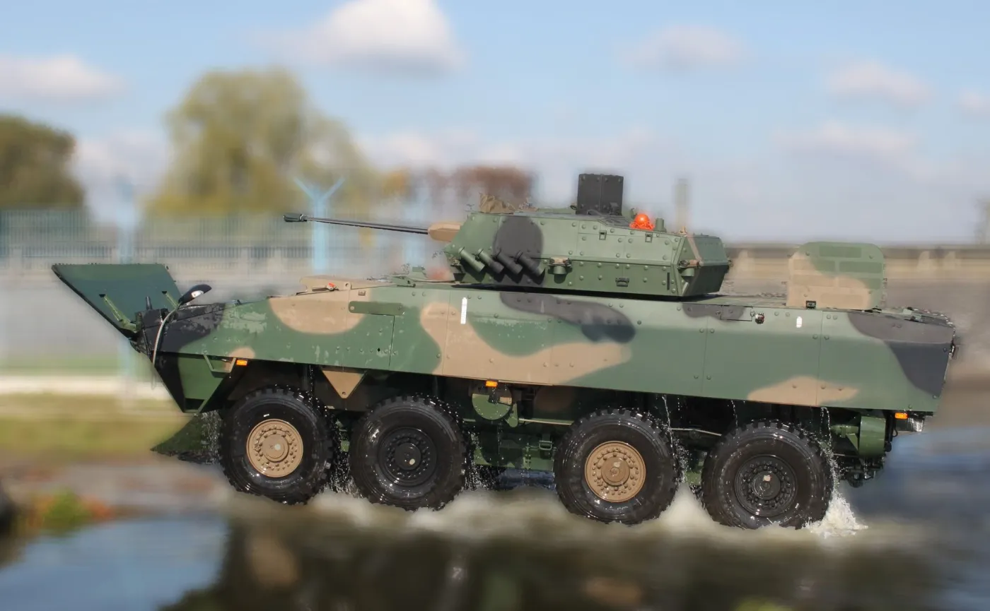 Nowy Rosomak-Long z wieżą ZSSW-30 polskiej konstrukcji