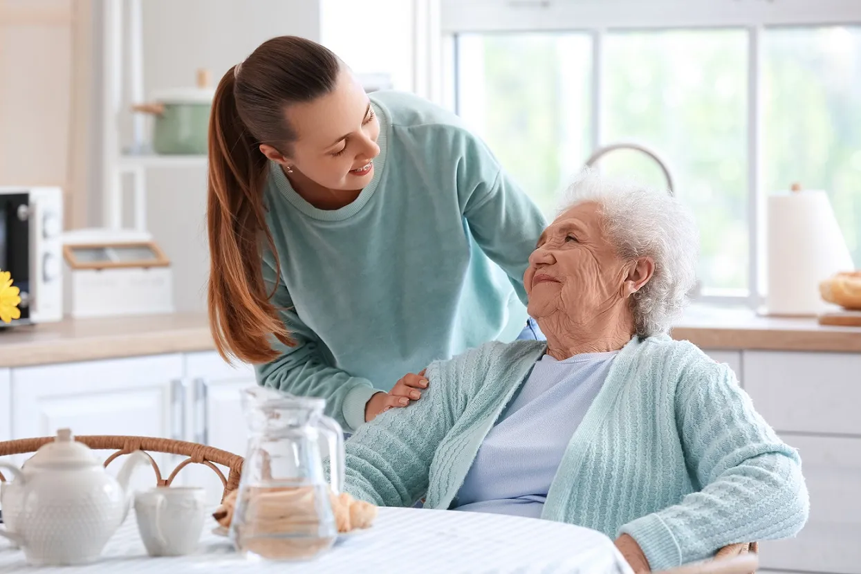 Zasiłek opiekuńczy z ZUS 2025. Ile wynosi zasiłek opiekuńczy na dziecko? Ile wynosi zasiłek opiekuńczy na dziecko niepełnosprawne, a ile na rodzica? Komu przysługuje?