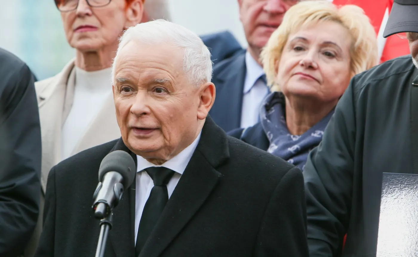 Tusk wezwał do "marszu patriotów". Kaczyński reaguje: Chce nas oszukać