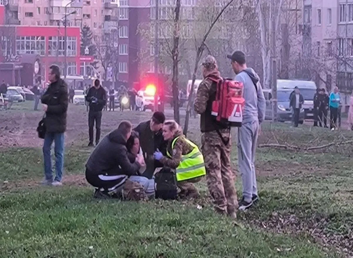 Atak na Krzywy Róg. Kilkanaście ofiar śmiertelnych. "Przeklęci Moskale uderzyli rakietą balistyczną"