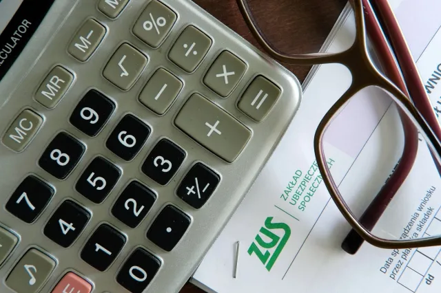 Tabela waloryzacji emerytur 2025. Wyższe świadczenia dla seniorów. O ile?