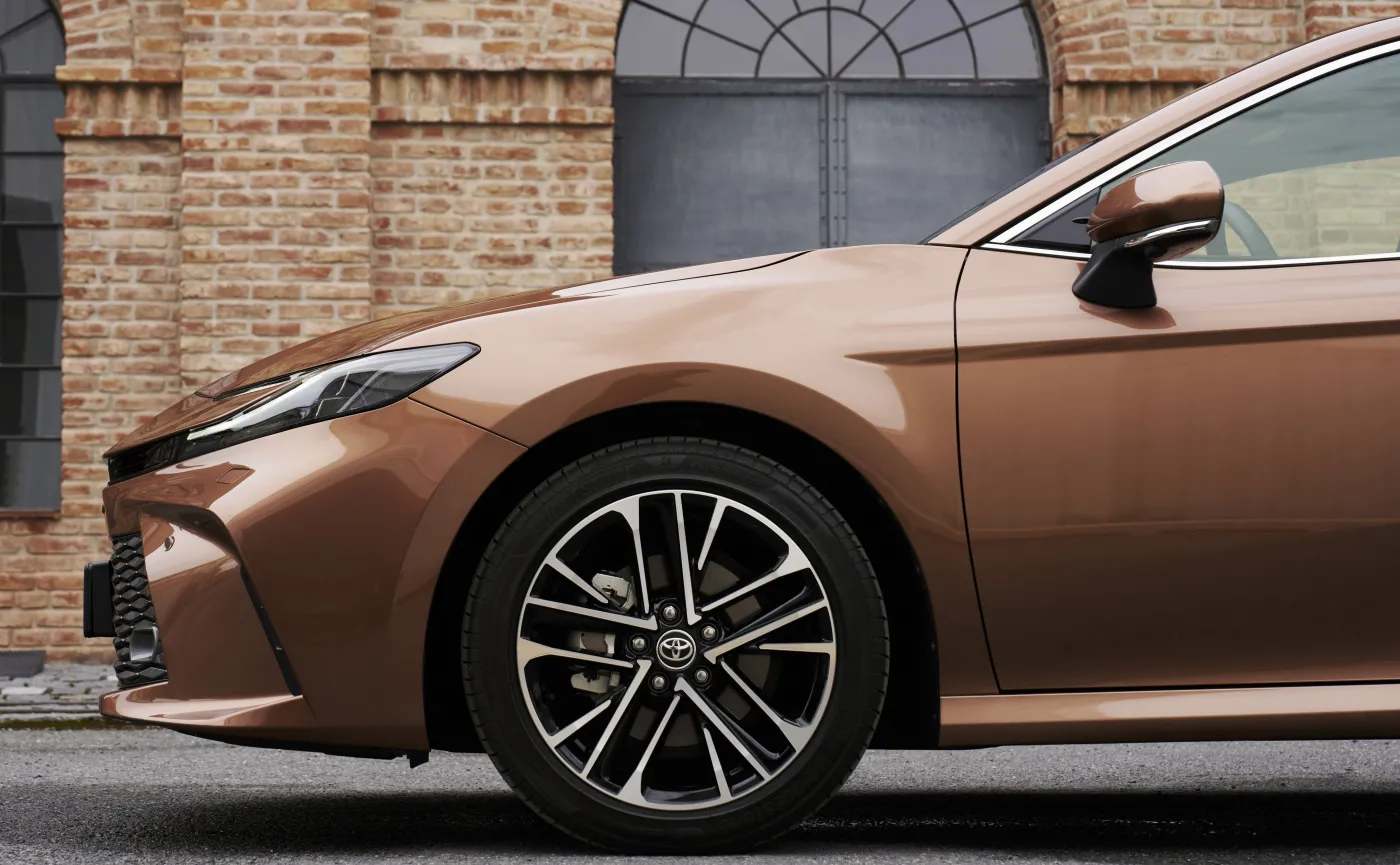 Nowa Toyota wjeżdża do Polski. Ma 230 KM i spala 4,8 l na 100 km