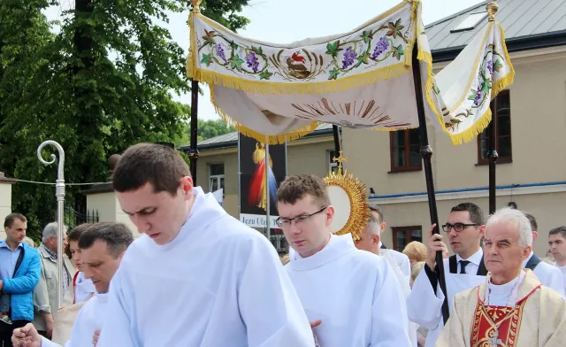 Boże Ciało 2023. Co to za święto i kiedy jest? Termin, pochodzenie, nazwa