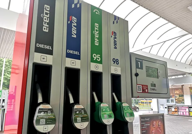 Jakie będą ceny paliw na święta i na początku 2023 roku? OPINIA eksperta