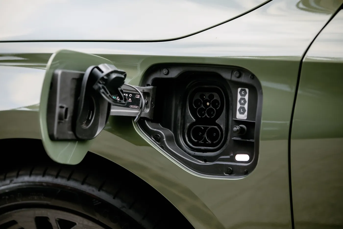 Nowe hybrydy wjeżdżają na rynek. Cena zaskakuje