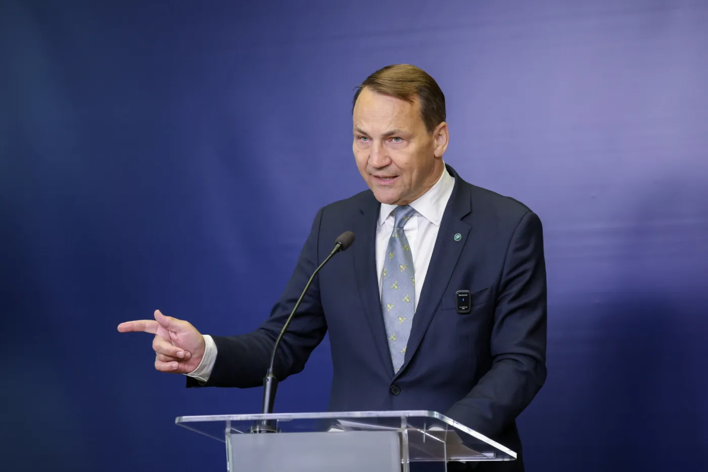 Tak mocno Sikorski jeszcze w Orbana nie uderzał. "Do tego prowadzi złodziejstwo i nacjonalizm"