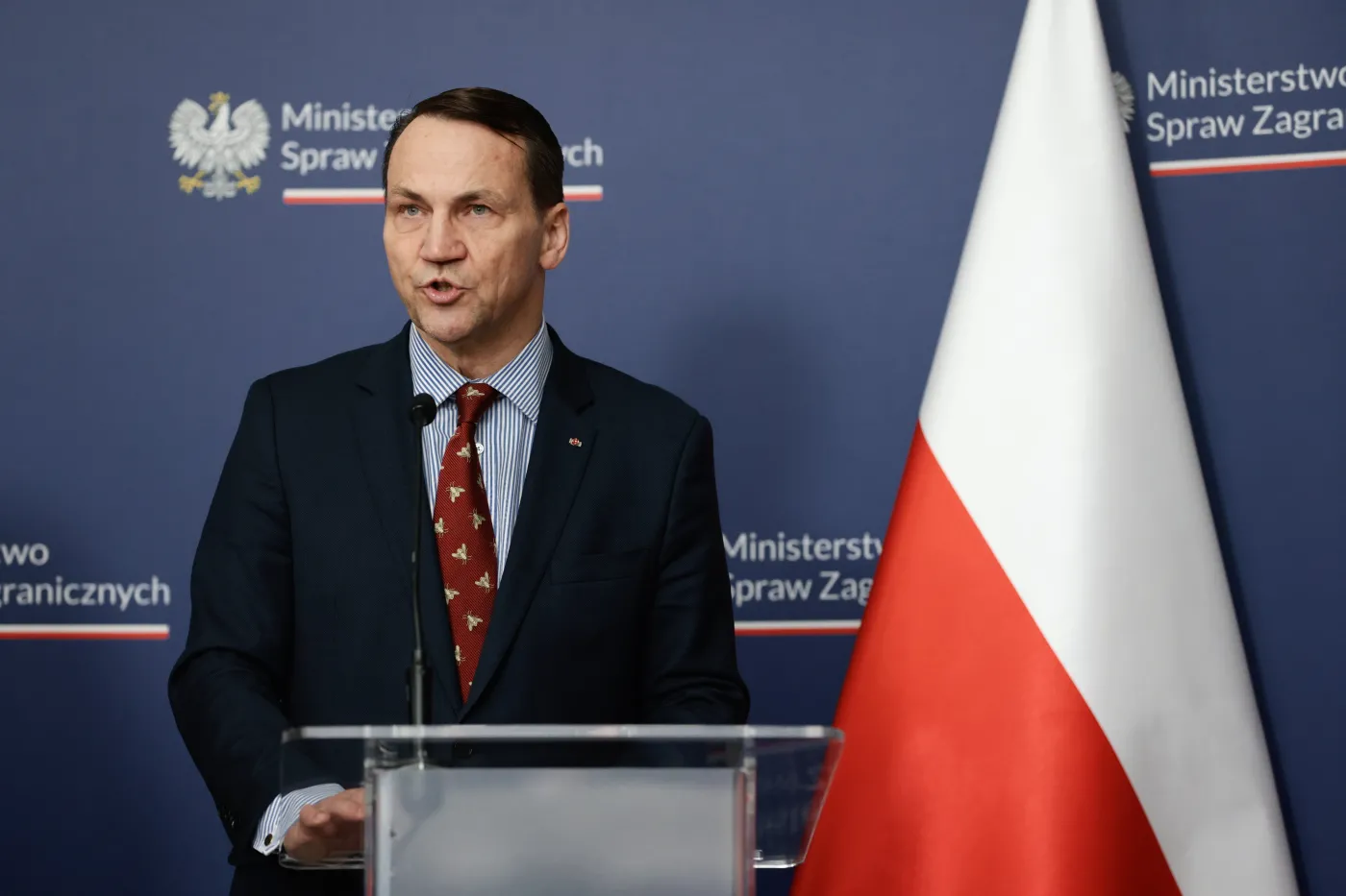 Sikorski reaguje na informacje o złożach ropy w Polsce.  "Pan Bóg chyba kocha nasz rząd"