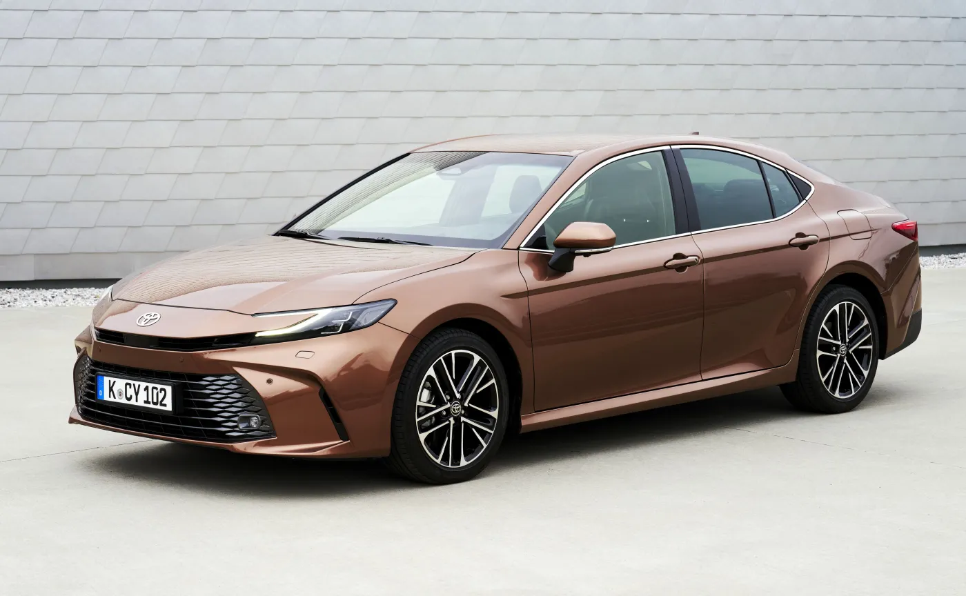 nowa-toyota-camry-38563684.jpg