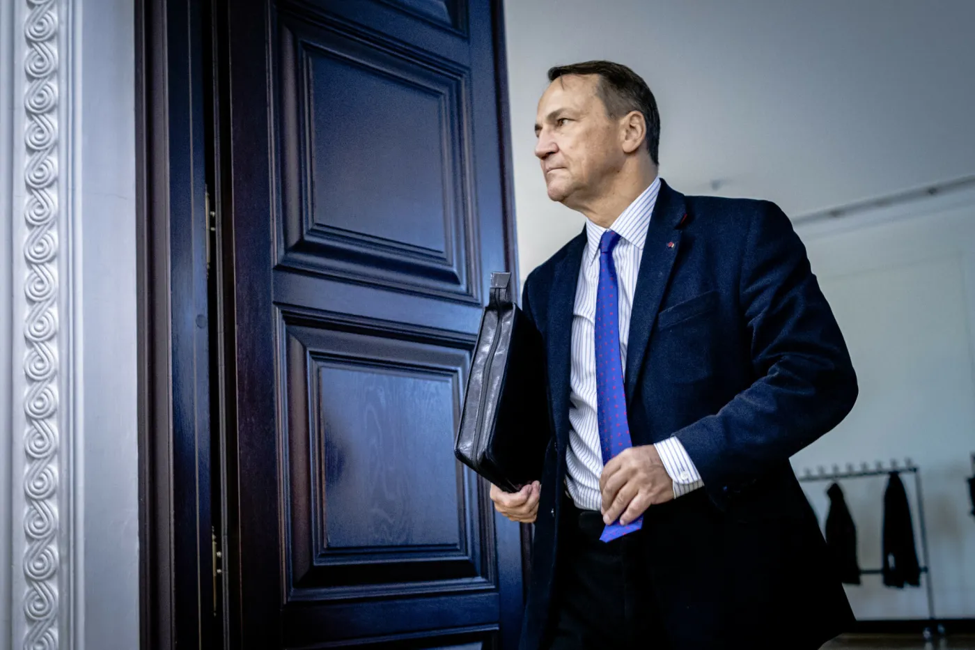 Eksplozja drona wojskowego. Sikorski zapowiada "protest wobec sprawcy"