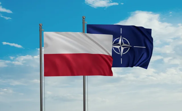 NATO uruchamia art. 4. Polska potwierdza