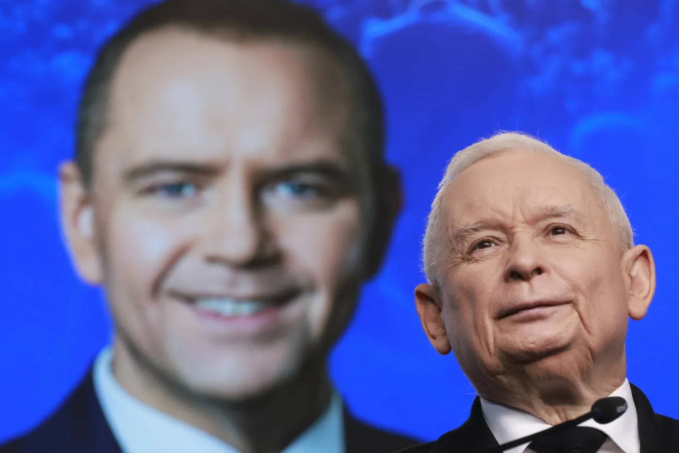 Najnowszy sondaż. PiS triumfuje. "Miesiąc miodowy Nawrockiego"