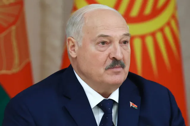 Łukaszenka krytykuje decyzję Polski. "Chcemy tam jeździć traktorami, a nie czołgami"