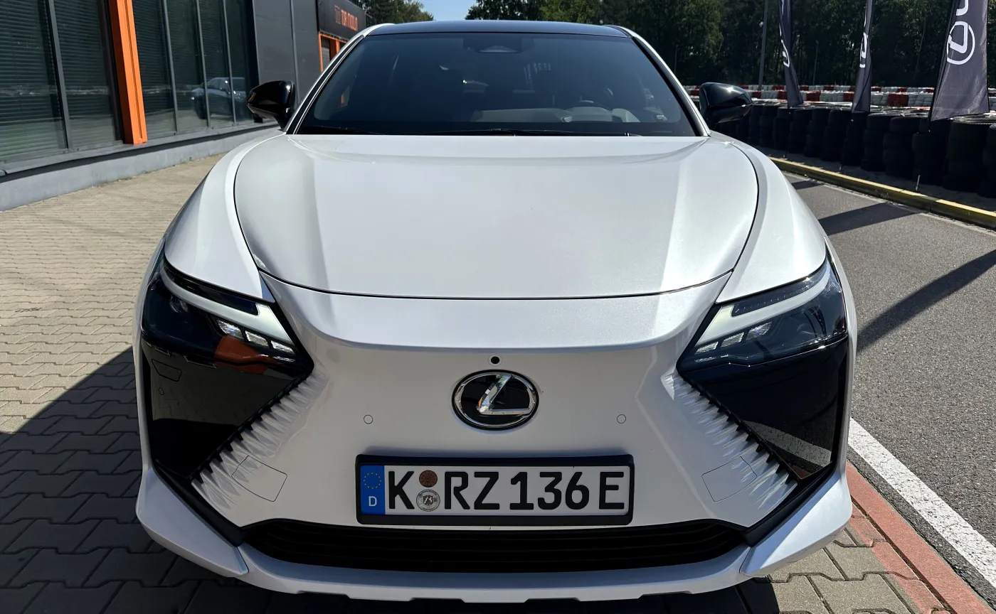 nowy-lexus-rz-500e-38556594.jpg
