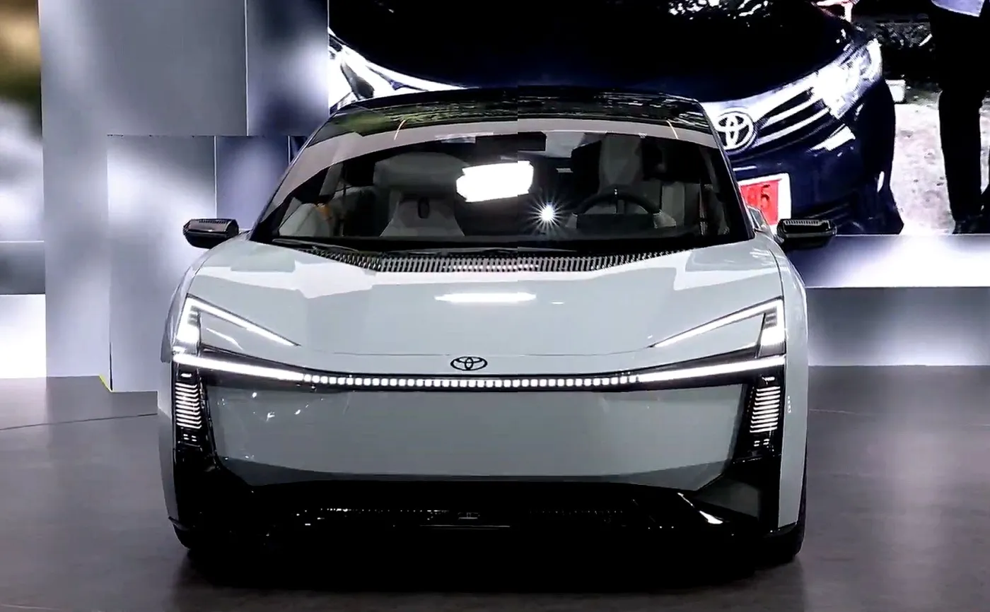 Nowa Toyota Corolla to siódmy cud świata. Wygląda świetnie, hybryda 1.5 sensacją