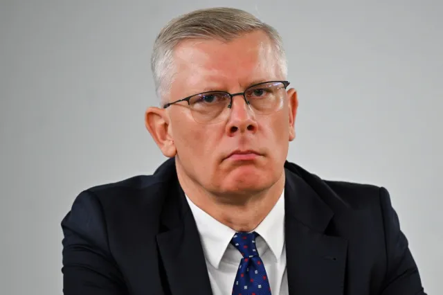 Cenckiewicz: Musimy "odwiesić" zasadniczą służbę wojskową