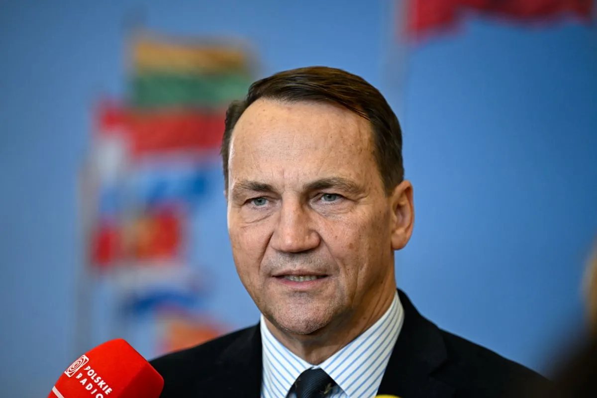 Sikorski: Płacimy za wojnę w Ukrainie, USA nie płacą już prawie nic