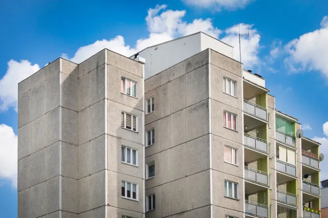 Eksperci ostrzegają: nadchodzi krytyczny moment dla bloków z wielkiej płyty