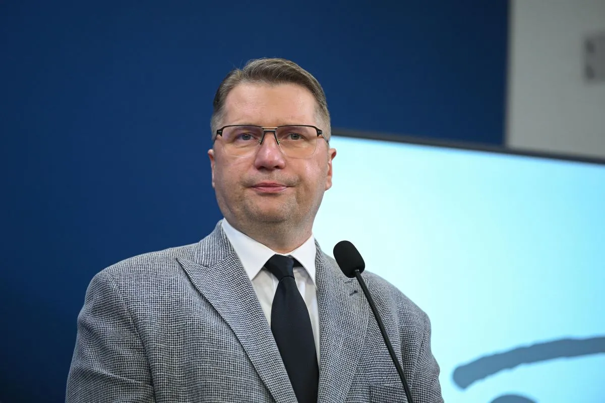 "Kandydatem PiS na premiera będzie talib Czarnek". Ostre słowa polityka Lewicy