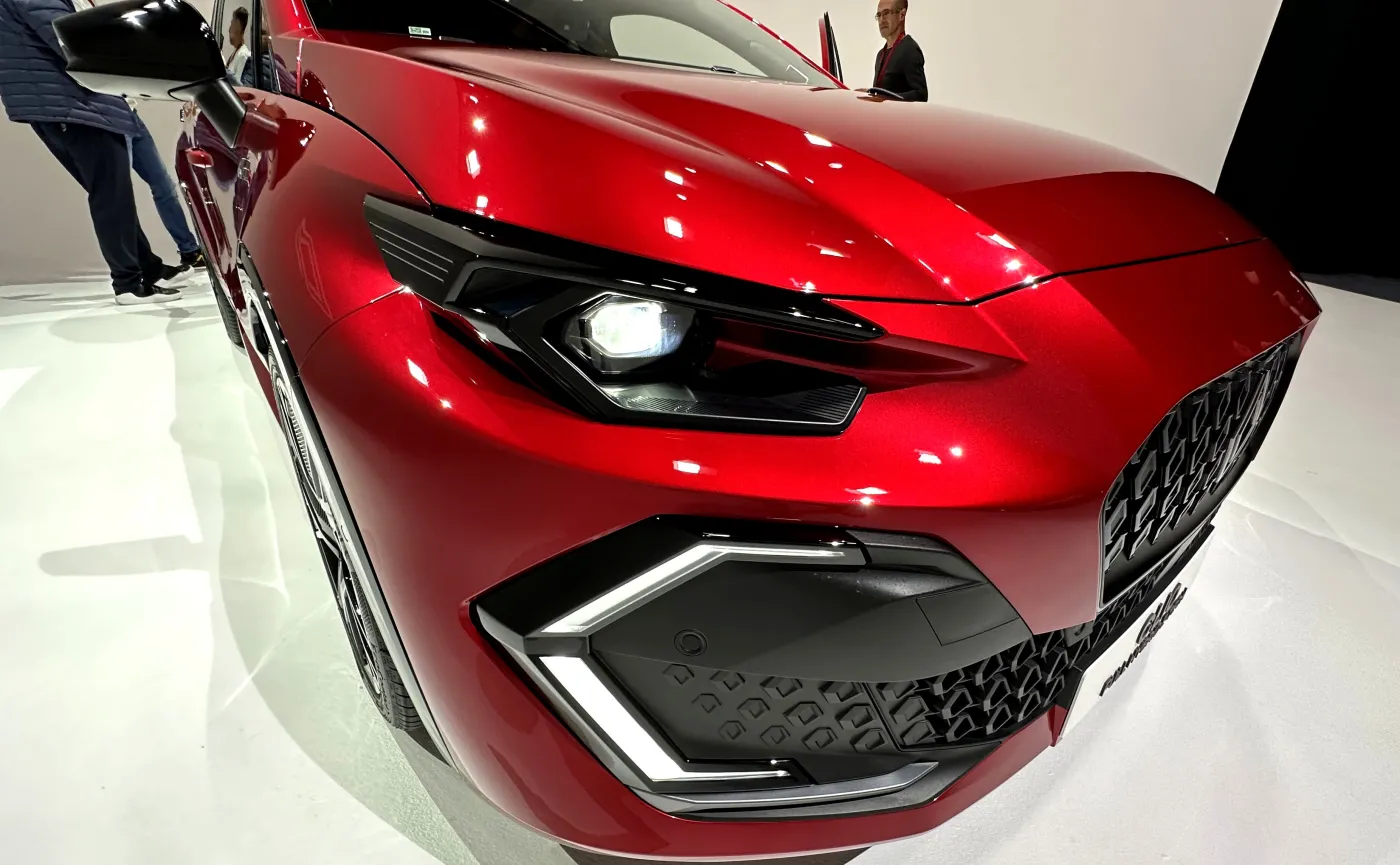 Nowe Renault wjeżdża do Polski. Silnik 1.2 zapewnia 1450 km zasięgu. Ceny?