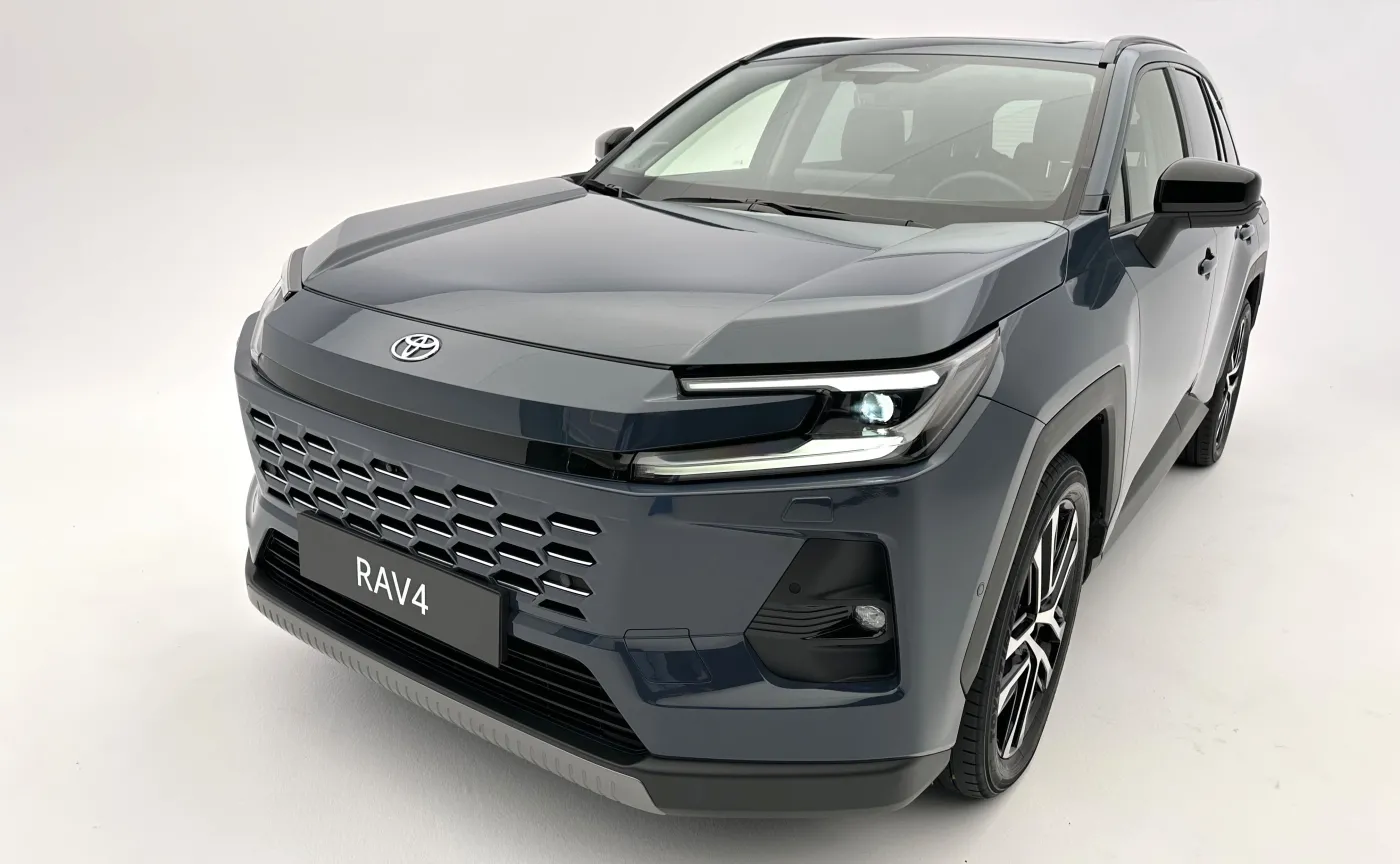 Widziałem nową Toyotę RAV4 na żywo. Szczerze? Już wiem, dlaczego Polacy kupują ją w ciemno