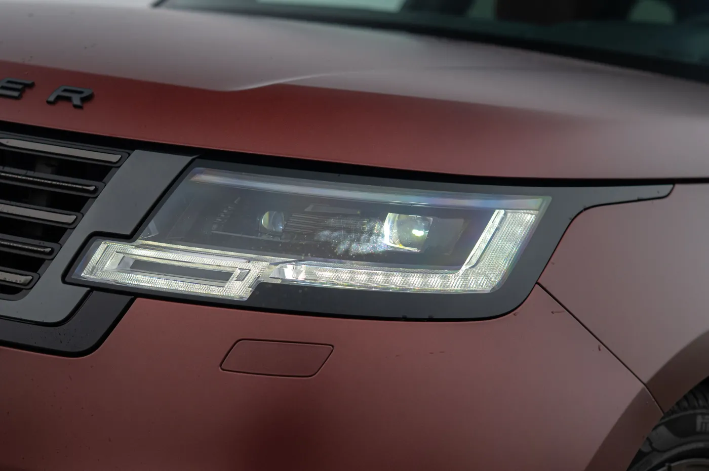 Największy SUV imponuje luksusem. Pod maską nadal V8