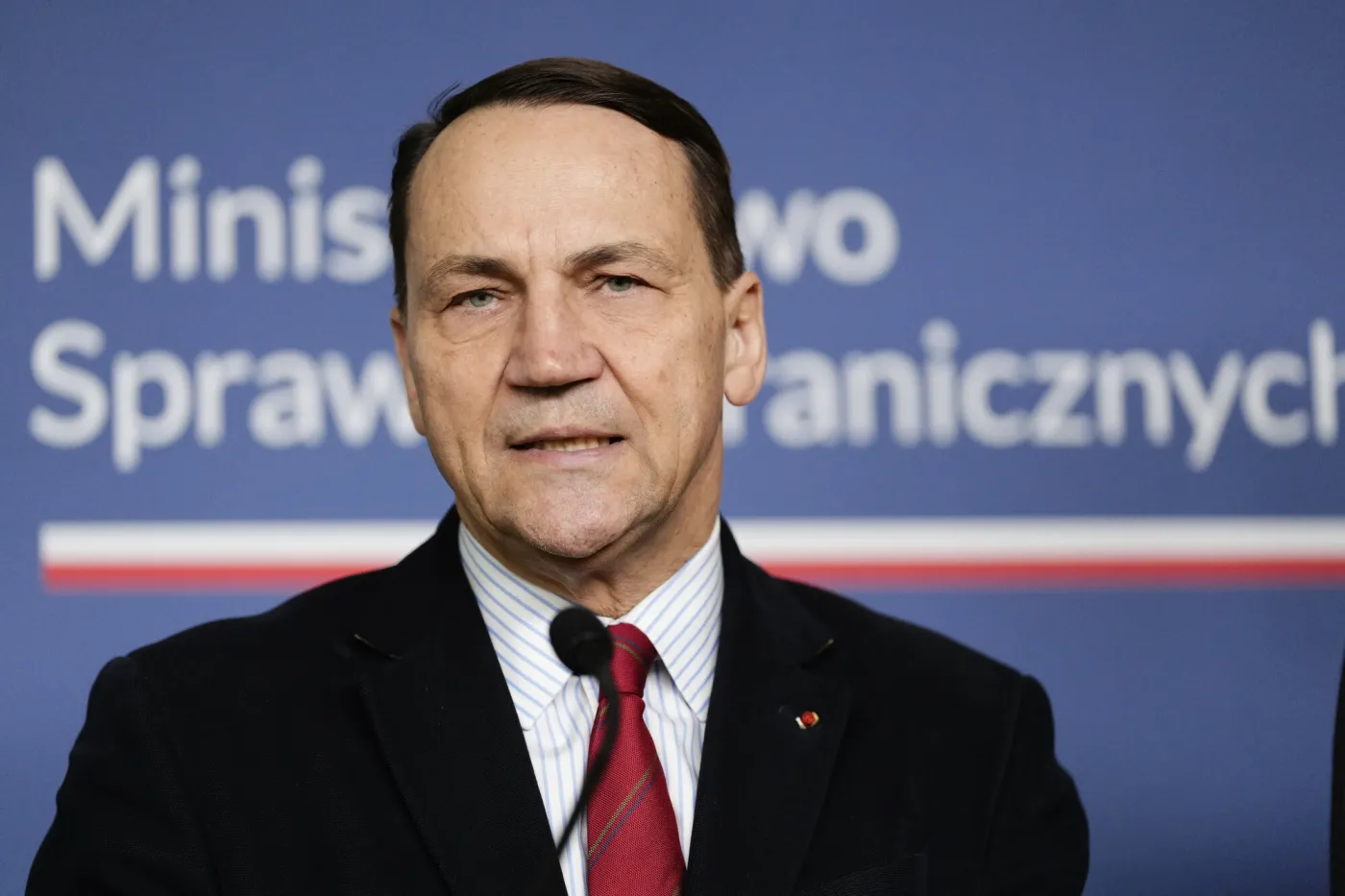 Sikorski: Polska przyjmie SAFE, pierwsze przelewy w kilka tygodni