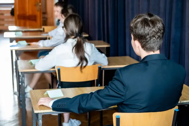 Egzamin ósmoklasisty 2026: Lista lektur obowiązkowych. Bez tego ani rusz