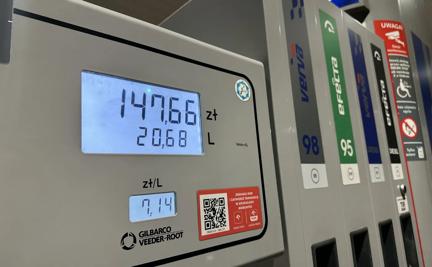 tankowanie-paliwa-39093612.jpeg