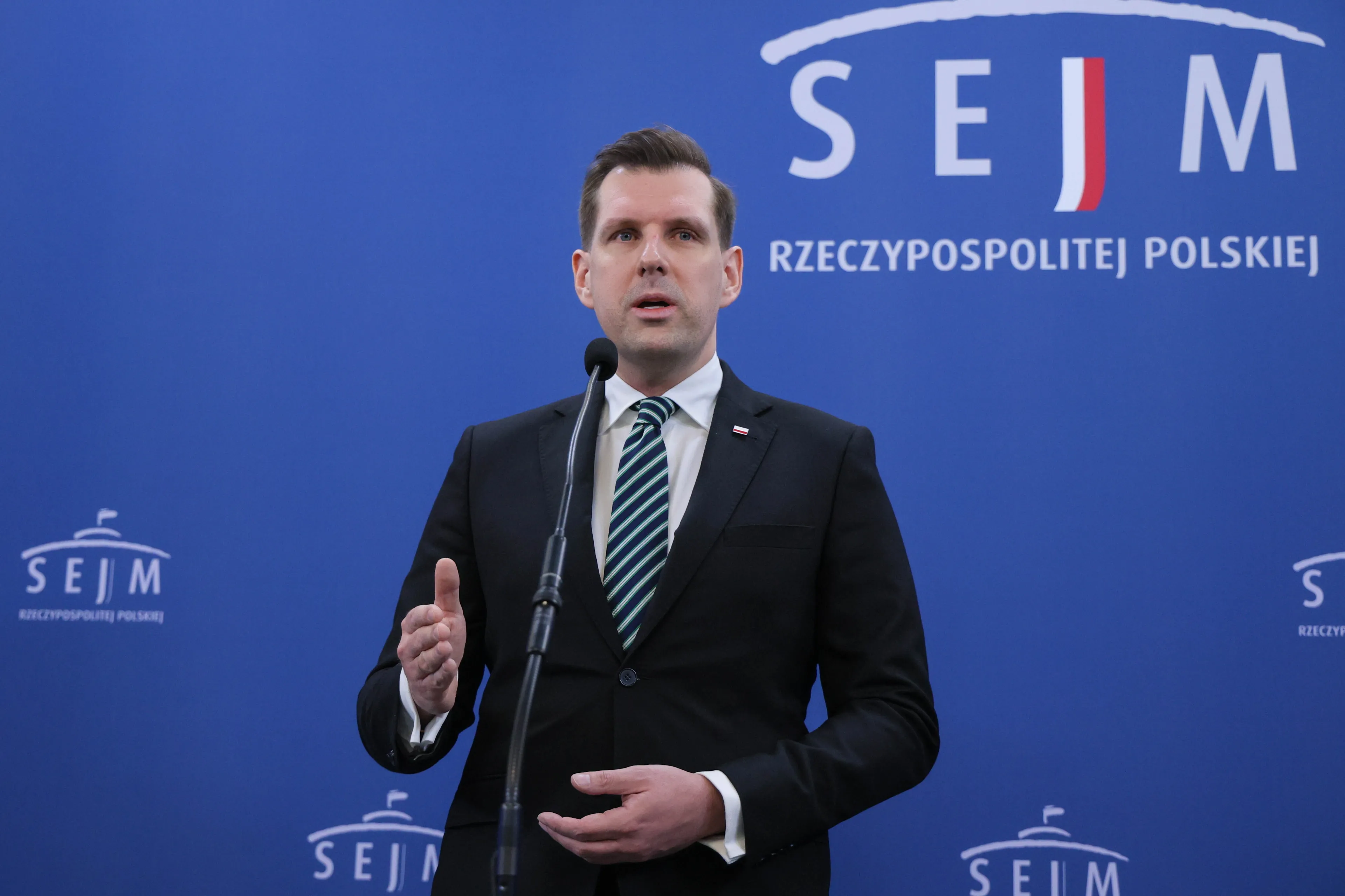 PiS jak armia. "Nasze zadania spoczywają na głównym dowódcy"