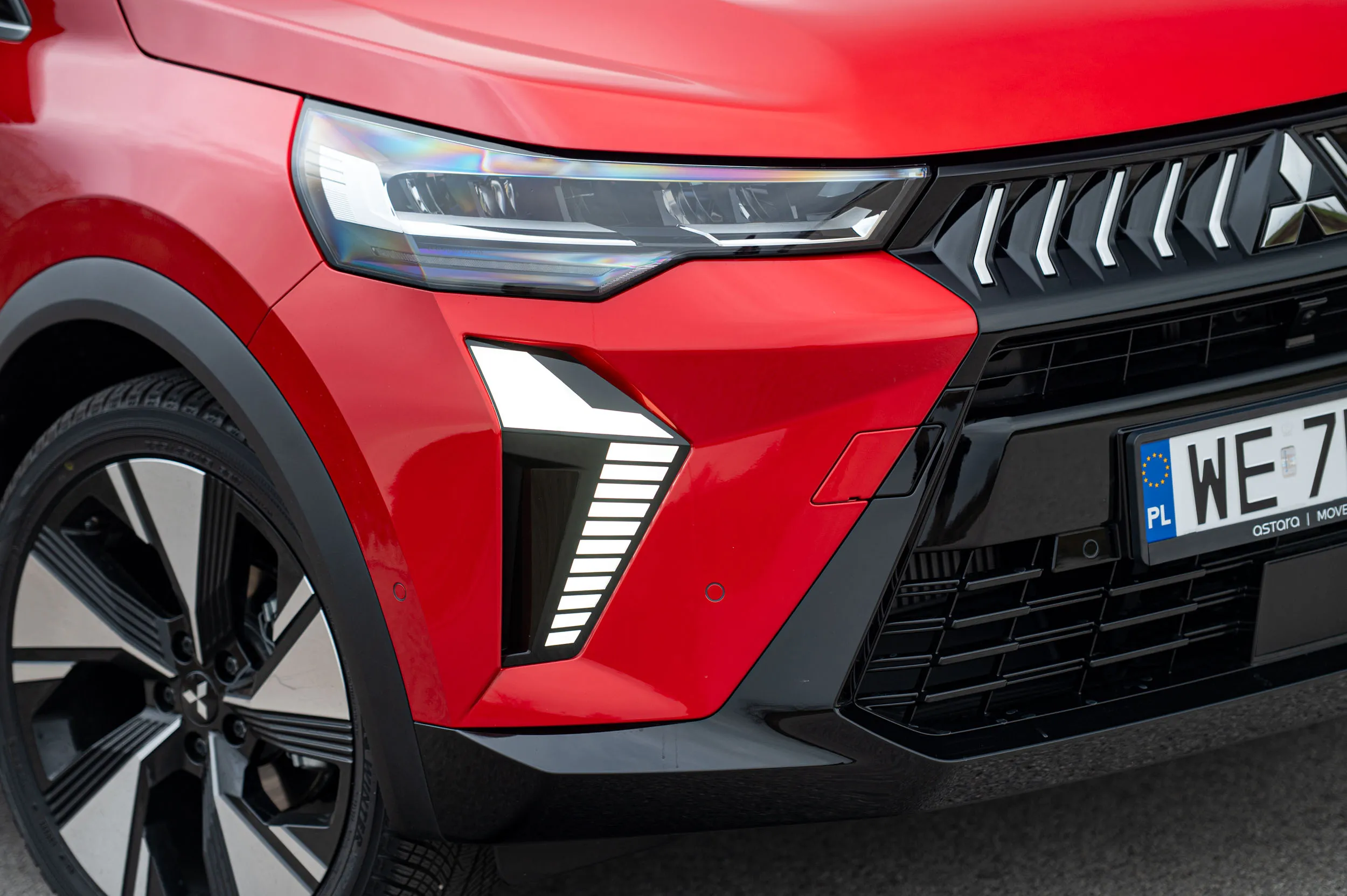 Oto nowe rodzinne Mitsubishi. Oszczędna "benzyna" i duży bagażnik. Cena?