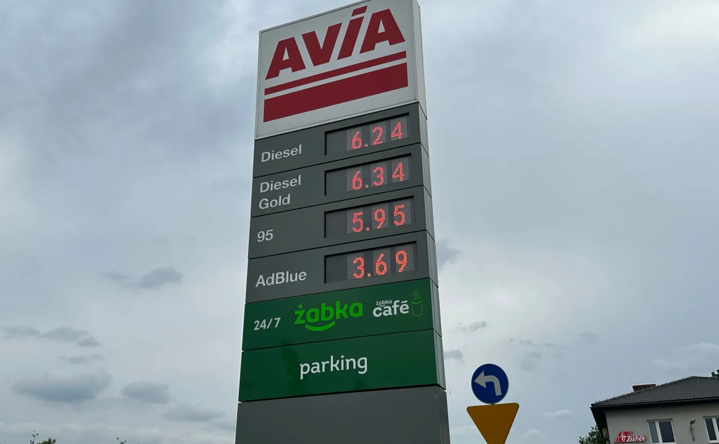 Stacja paliw Avia