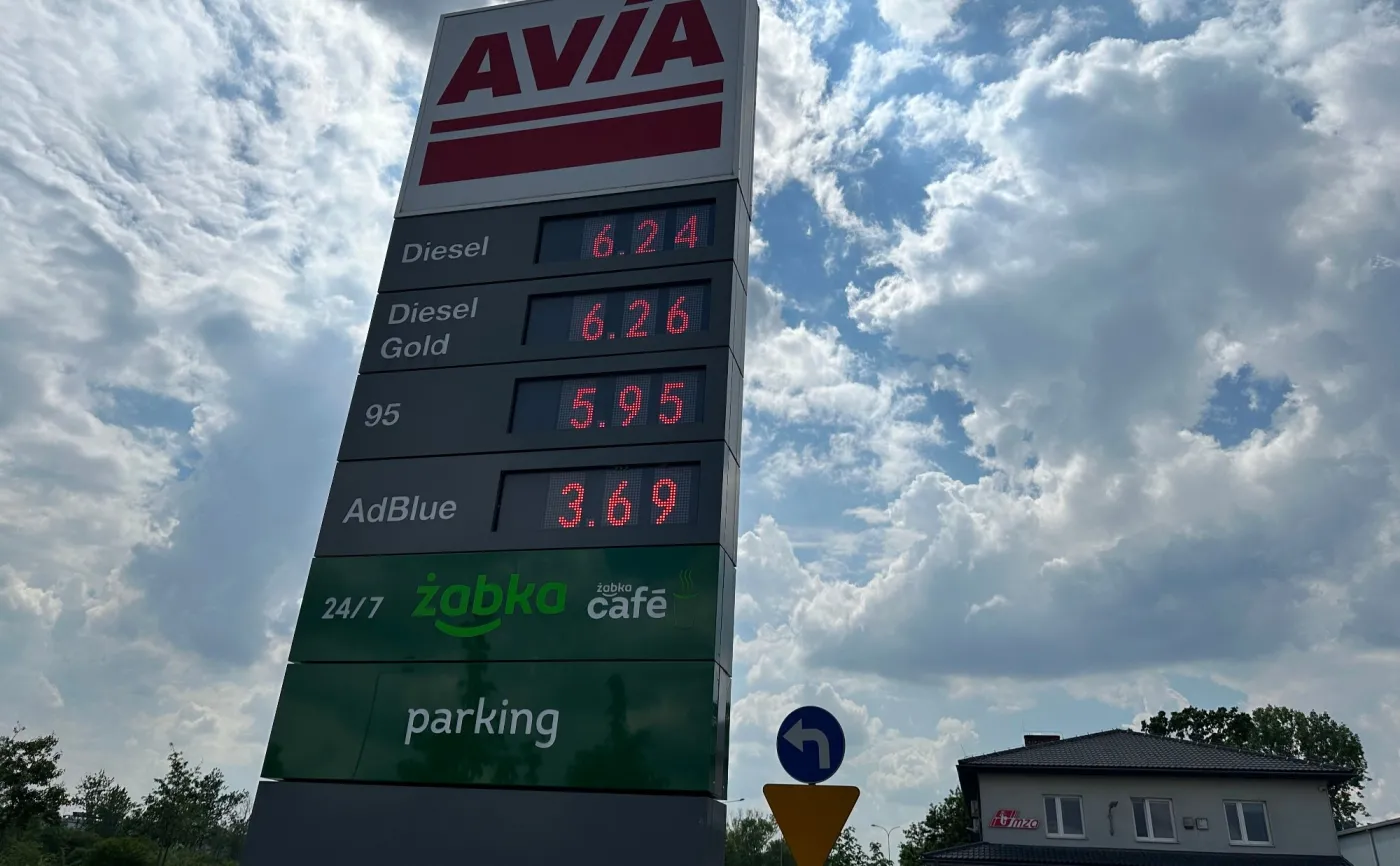 Stacja paliw Avia