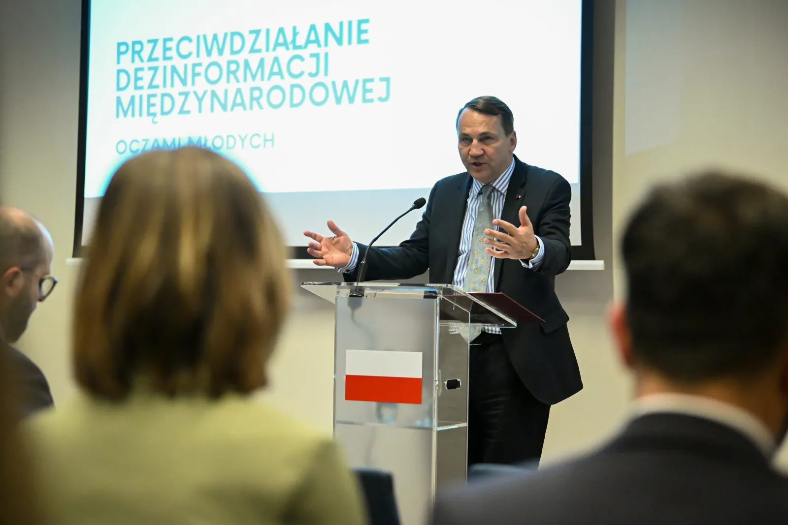 Sikorski rozczarowany decyzją Zełenskiego. "Nie uwzględnił naszej wrażliwości historycznej"